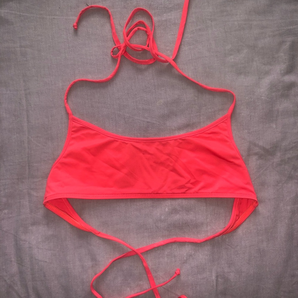 Bea top in Coral